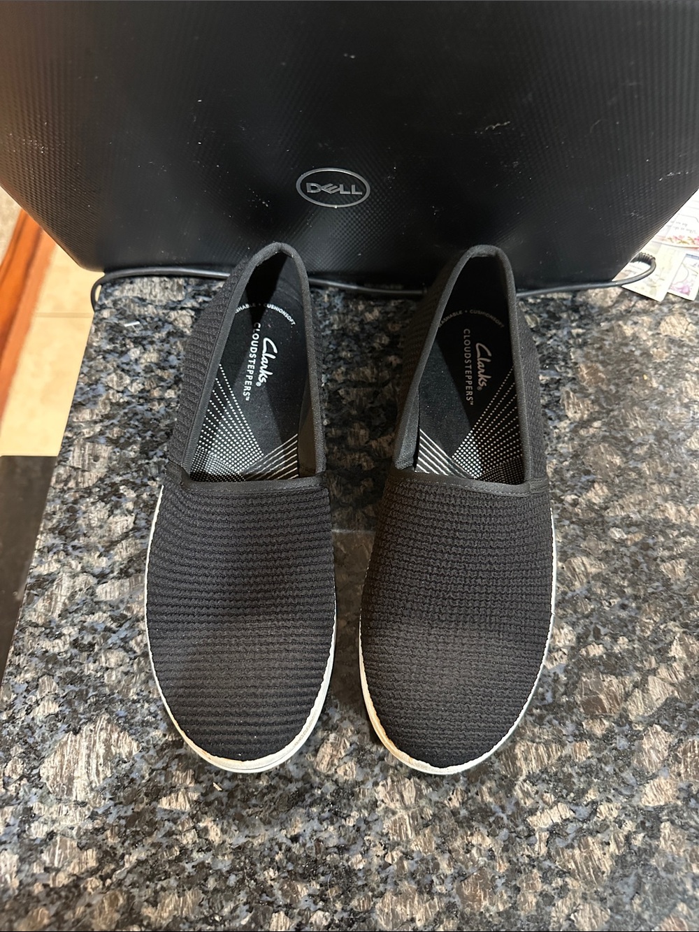 Clarks Black Slip-On Knit Sneakers breeze II Cloudsteppers size 9